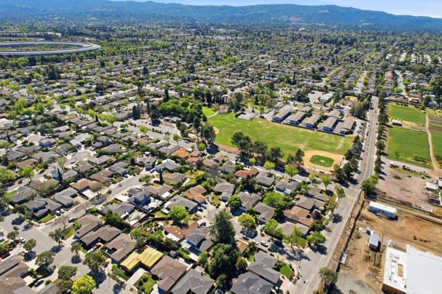 1524 Sandpiper Court, Sunnyvale CA: https://media.crmls.org/mediaz/6adfcded-8a83-4e65-9fd8-a6584b8629ba.jpg