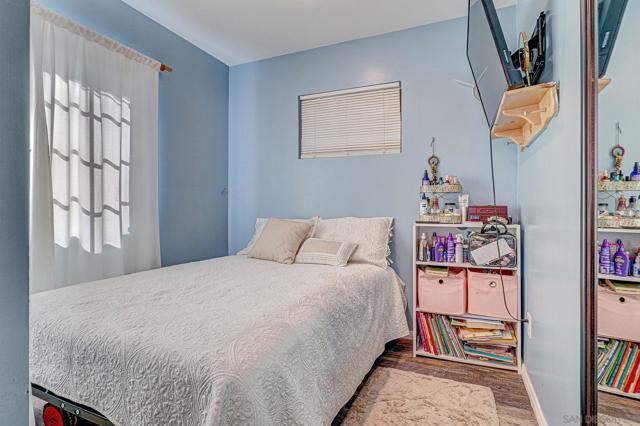 999 E Division St, National City CA: https://media.crmls.org/mediaz/6adfd2de-0443-47a5-8c3a-a7e7d175c80f.jpg