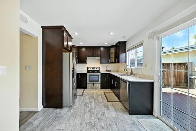 4423 Corto Monterey, Union City CA: https://media.crmls.org/mediaz/6ae07b50-faa9-41e5-94e2-acb29af272fa.jpg