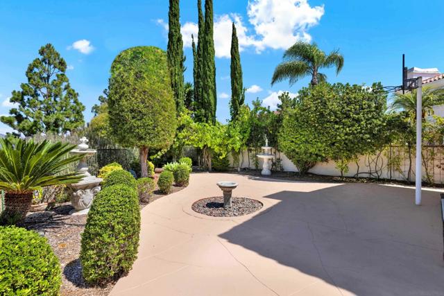 12206 Fairway Pointe Row, San Diego CA: https://media.crmls.org/mediaz/6ae08f3b-ed09-4b73-9d64-298dc0c64b27.jpg