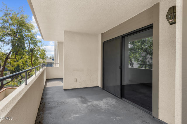 Detail Gallery Image 14 of 28 For 1000 E California Bld #204,  Pasadena,  CA 91106 - 2 Beds | 2/1 Baths
