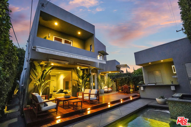 8735 Dorrington Avenue, West Hollywood CA: https://media.crmls.org/mediaz/6ae1244e-4050-4c59-804e-817909418f34.jpg