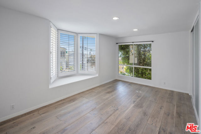 1129 2nd Street, Hermosa Beach CA: https://media.crmls.org/mediaz/6ae2eb1a-8a35-4856-97c8-28816f3d9626.jpg