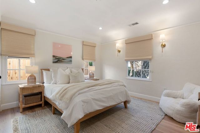 Image 21 of 34 For 1022 26th Street