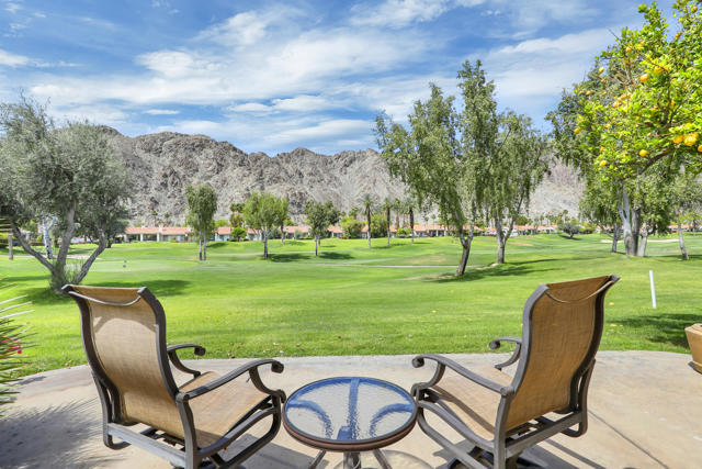 79754 Arnold Palmer, La Quinta CA: https://media.crmls.org/mediaz/6ae39ef0-34ea-4046-90da-dec59b80be2f.jpg