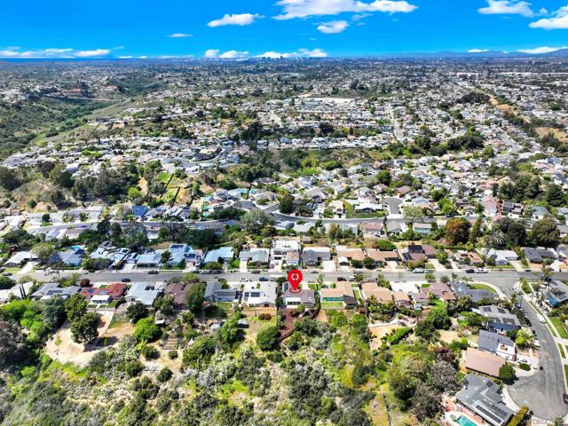 5403 Via Carancho, San Diego CA: https://media.crmls.org/mediaz/6ae3afa7-9dad-4afd-b2e1-37842bd277a6.jpg