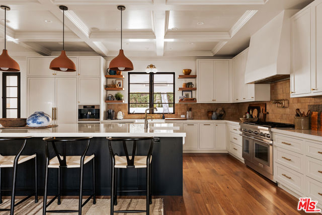 3901 Longridge Avenue, Sherman Oaks CA: https://media.crmls.org/mediaz/6ae3f050-5245-4a84-9d30-954cd4837d0f.jpg