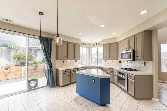 Image 6 of 33 For 1910 Burgundy Way