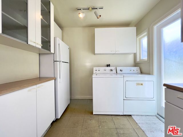 2416 Teviot Street, Los Angeles CA: https://media.crmls.org/mediaz/6ae5558c-e9a0-4e01-b1af-a7a279effb0e.jpg