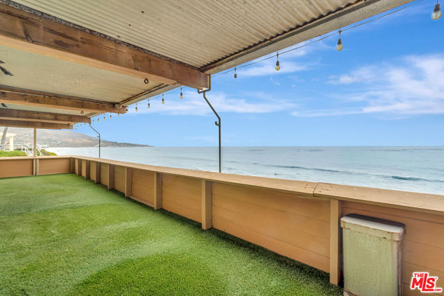 26636 Latigo Shore Drive, Malibu CA: https://media.crmls.org/mediaz/6ae5bc15-4171-4acb-9ca1-90137f20fa31.jpg