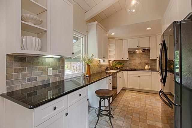 281 Anchor Court, Boulder Creek CA: https://media.crmls.org/mediaz/6ae6a6ad-f231-4066-bfcb-a140619d0b71.jpg