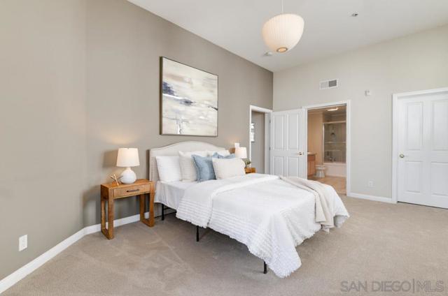 350 Nutmeg St, San Diego CA: https://media.crmls.org/mediaz/6ae6da92-89c7-435a-b607-f72f744628e4.jpg