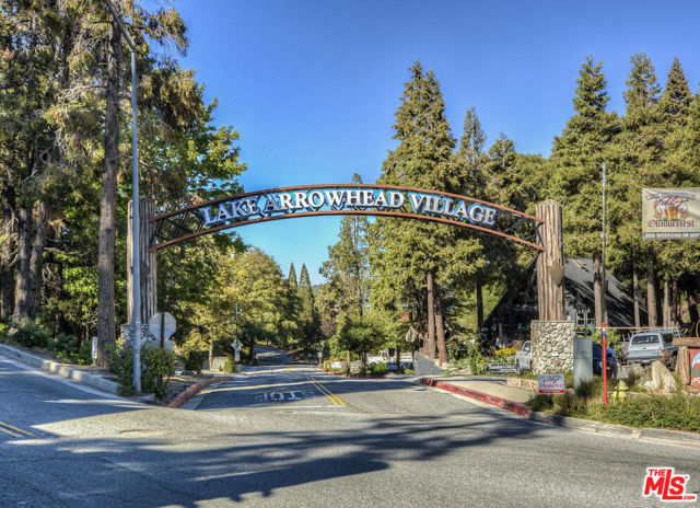28665 Zion Drive, Lake Arrowhead CA: https://media.crmls.org/mediaz/6ae6e0a6-4b20-40b2-ba5f-a3138172c1a2.jpg