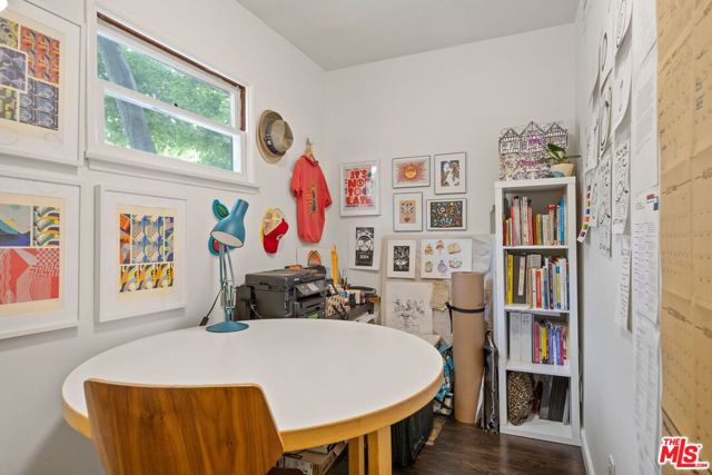 11121 Franklin Avenue, Culver City CA: https://media.crmls.org/mediaz/6ae70940-cebf-4f91-8f6f-69ffb28bfced.jpg