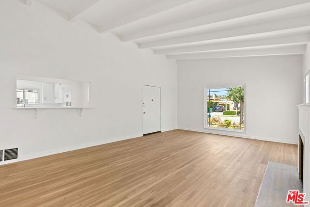 220 S Le Doux Road, Beverly Hills CA: https://media.crmls.org/mediaz/6ae8887f-66a9-4a2e-85e9-9fc02a4b22c4.jpg