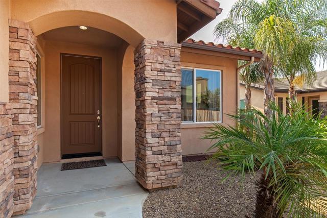 10252 Casa Ct, Santee CA: https://media.crmls.org/mediaz/6ae93a97-0b66-426f-96f9-7406657ea789.jpg