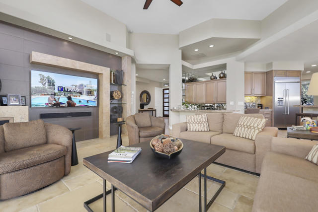 41800 Jones Drive, Palm Desert CA: https://media.crmls.org/mediaz/6ae9c2a7-4999-43c7-a081-eb1a46444cc7.jpg
