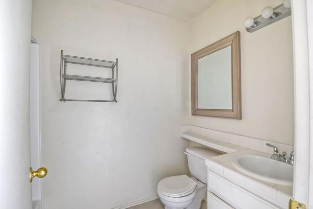 Detail Gallery Image 13 of 25 For 4218 Fiesta Way #3,  Oceanside,  CA 92057 - 2 Beds | 2 Baths