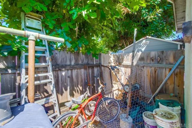 1828 34 B Avenue, National City CA: https://media.crmls.org/mediaz/6aea28ab-938b-4857-9403-31bde7557cdd.jpg