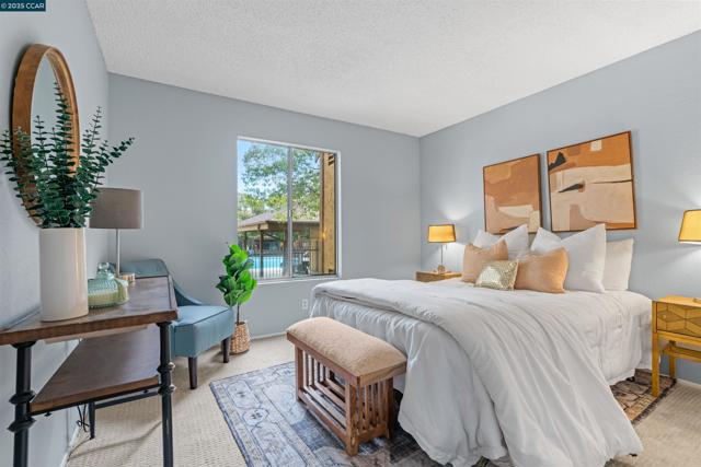 5319 Ridgeview Cir, El Sobrante CA: https://media.crmls.org/mediaz/6aed901b-78f2-446c-b12b-ed47f0f38cbc.jpg