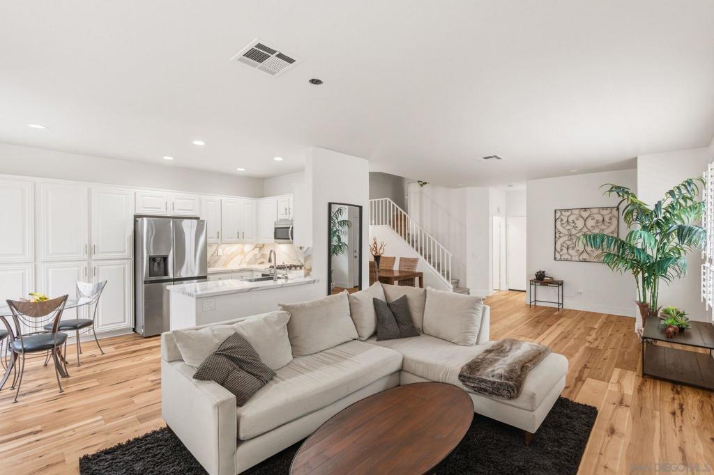 5572 Renaissance Ave. - photo 4