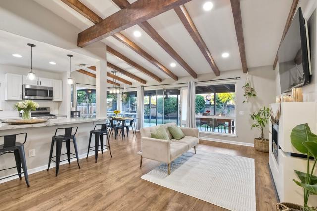 Detail Gallery Image 8 of 44 For 1151 Sander Ct, Escondido,  CA 92026 - 3 Beds | 2 Baths