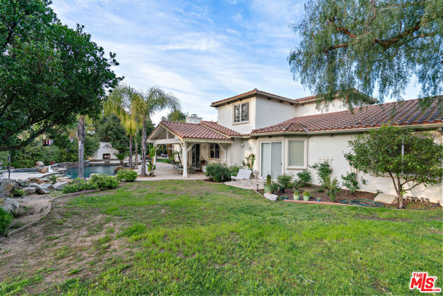 633 Noble Road, Simi Valley CA: https://media.crmls.org/mediaz/6af0b276-298a-43a2-8888-767526e0ff8a.jpg