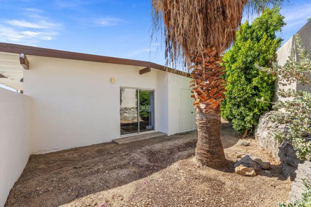 68079 Vista Del Valle, Cathedral City CA: https://media.crmls.org/mediaz/6af1aaf3-827f-411d-8e4e-c65af43ebfdb.jpg