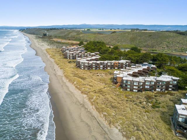 101 Shell Drive, Watsonville CA: https://media.crmls.org/mediaz/6af28127-5328-4a95-a761-fd0d2fffd9d1.jpg