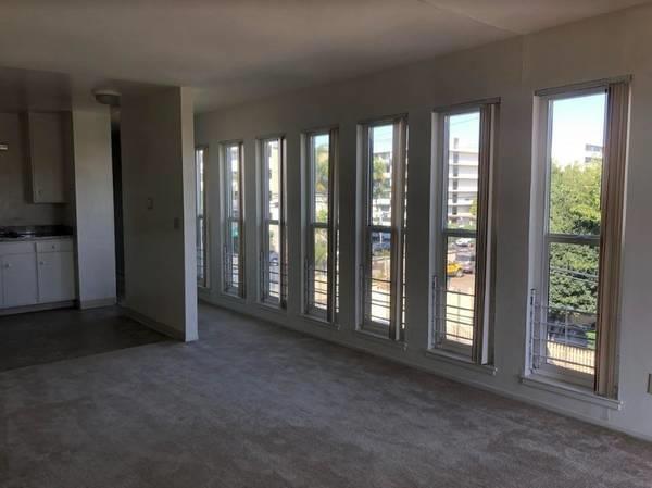 1050 BEECH Street, Redwood City CA: https://media.crmls.org/mediaz/6af2c588-be52-4f58-9d2f-8ad51d641f60.jpg