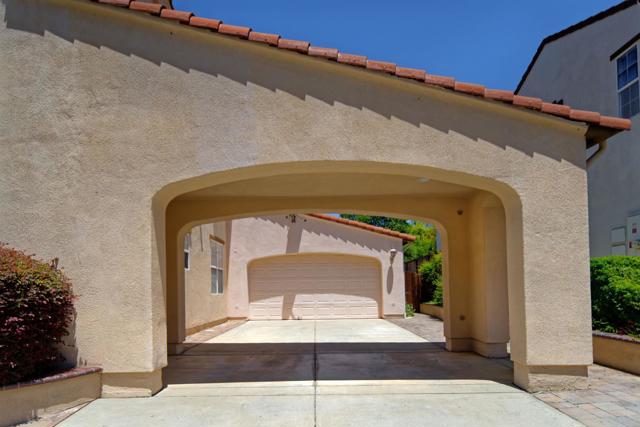 7160 Eagle Ridge Drive, Gilroy CA: https://media.crmls.org/mediaz/6af3e943-3255-4514-84fc-c5d097ac1699.jpg