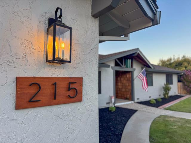 215 Rays Circle, Hollister CA: https://media.crmls.org/mediaz/6af3eb6a-270c-4aac-a922-da93047a1855.jpg