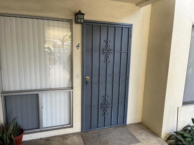 Image 3 of 9 For 2707 Camulos Street
