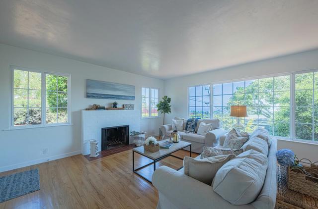 189 Via Gayuba, Monterey CA: https://media.crmls.org/mediaz/6af43849-eb79-4c14-a654-324eaab55e99.jpg