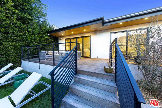 123 S Kilkea Drive, Los Angeles CA: https://media.crmls.org/mediaz/6af4b783-3554-4fac-a49a-5791ddaf334a.jpg