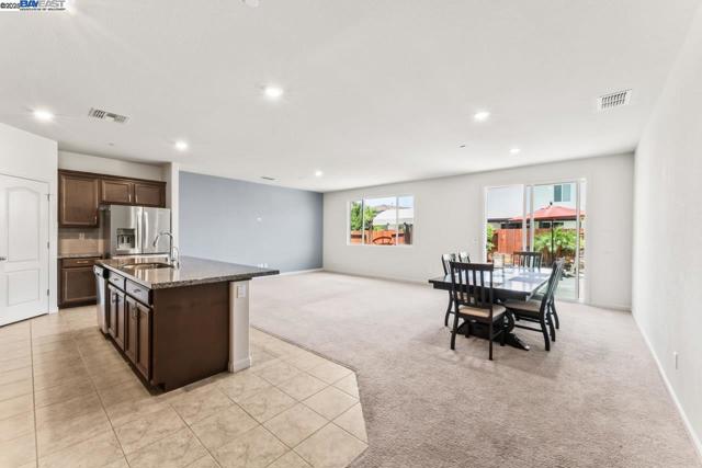 323 Sacramento St, Lathrop CA: https://media.crmls.org/mediaz/6af4f41c-14b8-4112-82e5-8f54dd444396.jpg