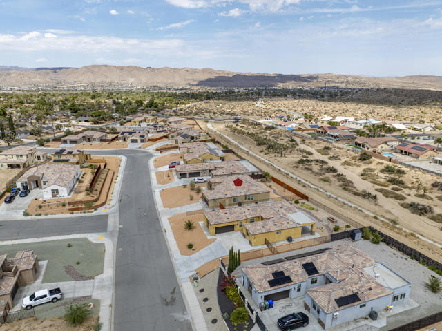 8680 Monument View Drive, Yucca Valley CA: https://media.crmls.org/mediaz/6af57a80-a90d-45b1-b3c3-ea52b3ef2015.jpg