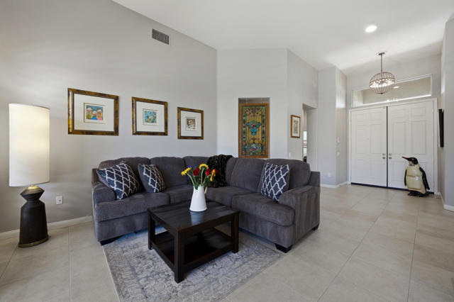 36531 Tallowood Drive, Palm Desert CA: https://media.crmls.org/mediaz/6af583a8-c0a0-4a63-9bc4-c2341628849d.jpg