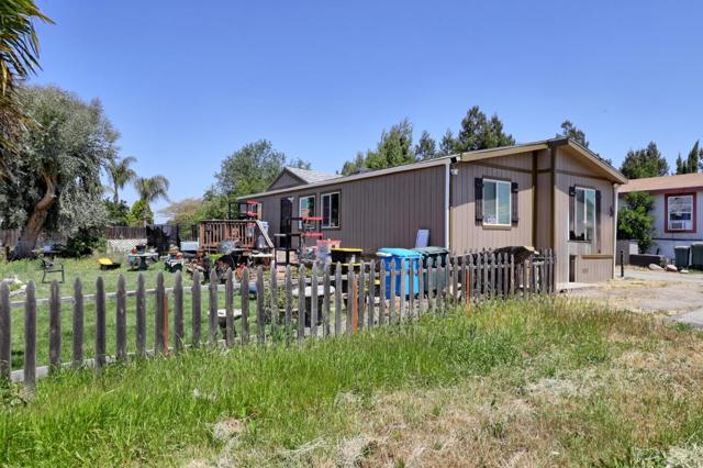 2900 Fairview Road, Hollister CA: https://media.crmls.org/mediaz/6af5ba0e-c703-46b5-9ac7-7a4208823a1f.jpg