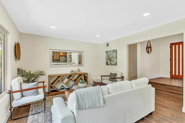 12452 Via Cabezon, San Diego CA: https://media.crmls.org/mediaz/6af5fd69-d809-406f-98a0-54e7bbffe823.jpg