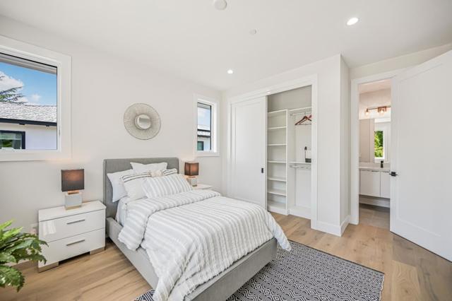 980 Lucky Avenue, Menlo Park CA: https://media.crmls.org/mediaz/6af61a5e-1112-4d70-97f6-2a75007a0171.jpg