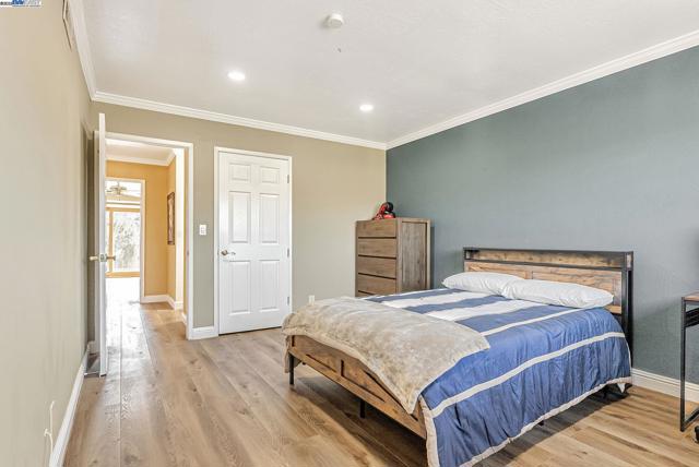 25660 Paul Ct, Hayward CA: https://media.crmls.org/mediaz/6af66993-4199-412f-896c-e7b782e6d449.jpg