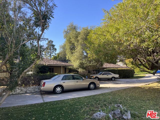 1355 Monaco Drive photo 2