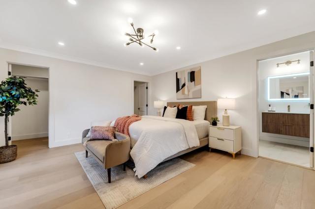 2071 Oakley Avenue, Menlo Park CA: https://media.crmls.org/mediaz/6af6960c-4983-4b59-8584-2019f607ef35.jpg