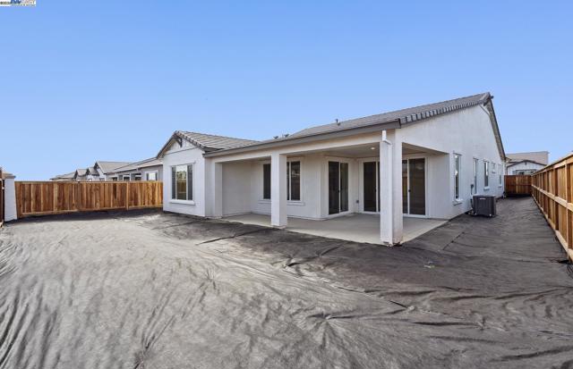 17654 Brightwood Avenue, Lathrop CA: https://media.crmls.org/mediaz/6af69b24-2e29-4602-b738-5576528a6627.jpg