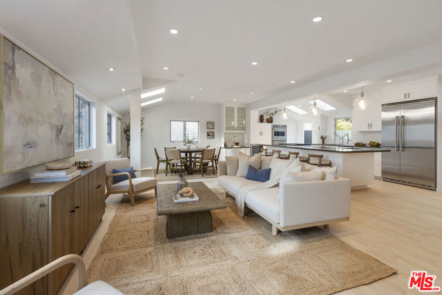 Drew Fenton | 257 Entrada Drive Santa Monica CA | MLS: 7501252 Drew Fenton | 257 Entrada Drive Santa Monica CA | MLS: 7501252