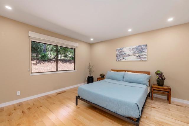 165 Golden Oak Drive, Portola Valley CA: https://media.crmls.org/mediaz/6af7e6fd-fbc2-4028-b716-2d95b10a1da7.jpg
