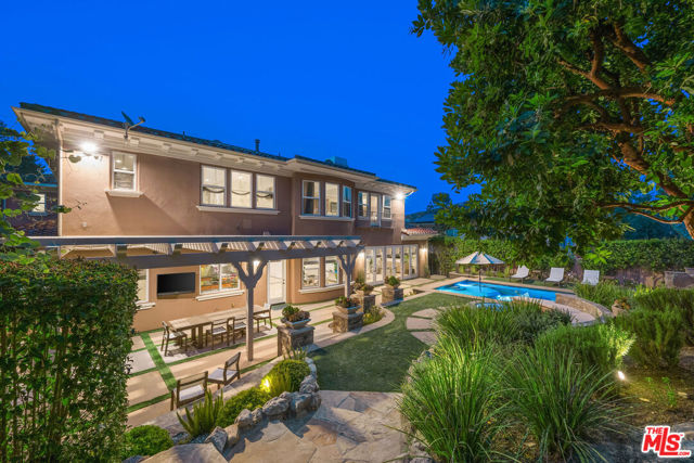 26722 Provence Drive, Calabasas CA: https://media.crmls.org/mediaz/6af82fb2-0f0e-46e0-a63b-b865d036e9e6.jpg