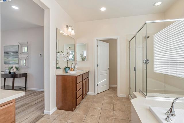 5801 Flora Cmn, Livermore CA: https://media.crmls.org/mediaz/6af85302-ee8b-4797-bf72-475b38aace15.jpg