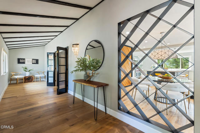 Detail Gallery Image 9 of 73 For 3643 Hampstead Rd, Glendale,  CA 91206 - 8 Beds | 6 Baths